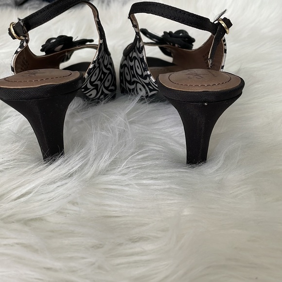 Hush Puppies Soft Style Pumps Fiora Black White Slingback Peep Toe Womens 8 1/2M - Picture 5 of 8